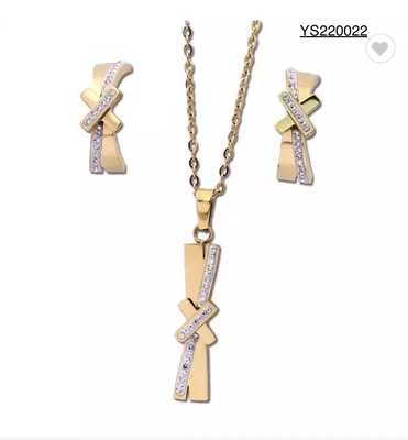 Set di gioielli in acciaio inossidabile dorato con orecchini e collana con strass a forma di X