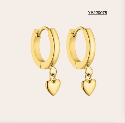 Versatili orecchini pendenti con cuore in oro
