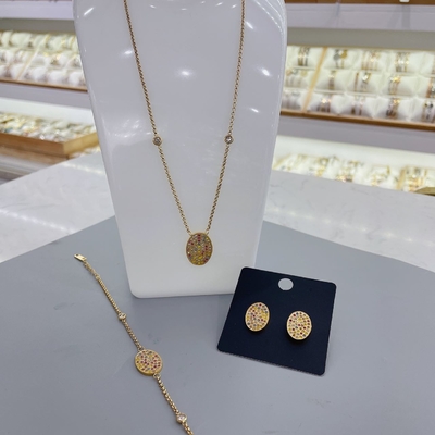 Braccialetto degli orecchini del perno della collana della CZ Diamond Jewelry Set Classic Pendant per lo zircone placcato oro delle donne