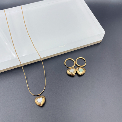Orecchini in acciaio inossidabile in colore oro, collane, braccialetti con guscio per donna, disegni di cuori