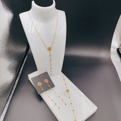 Nuovo arrivo linee di tendenza Nuovo colore oro orecchino in acciaio inossidabile, collana, bracciale set per donna